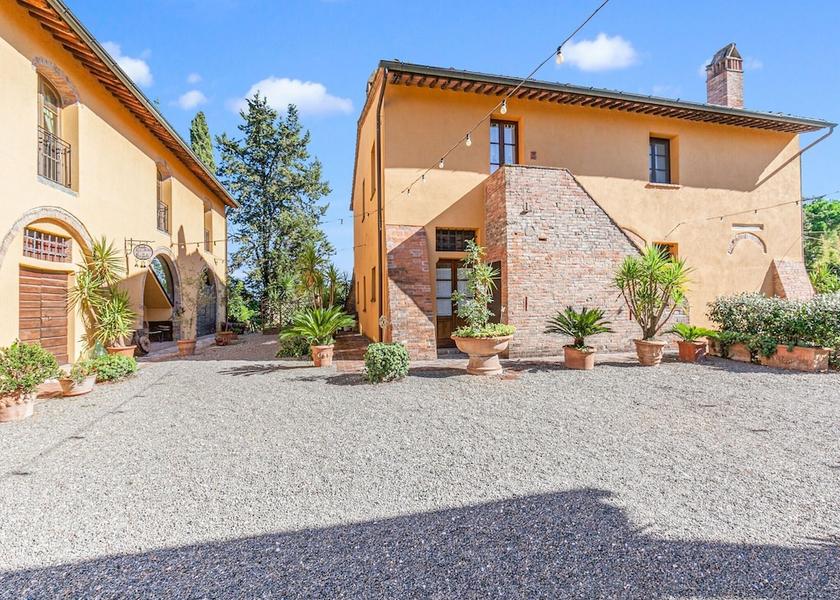 Tuscany San Miniato Exterior Detail