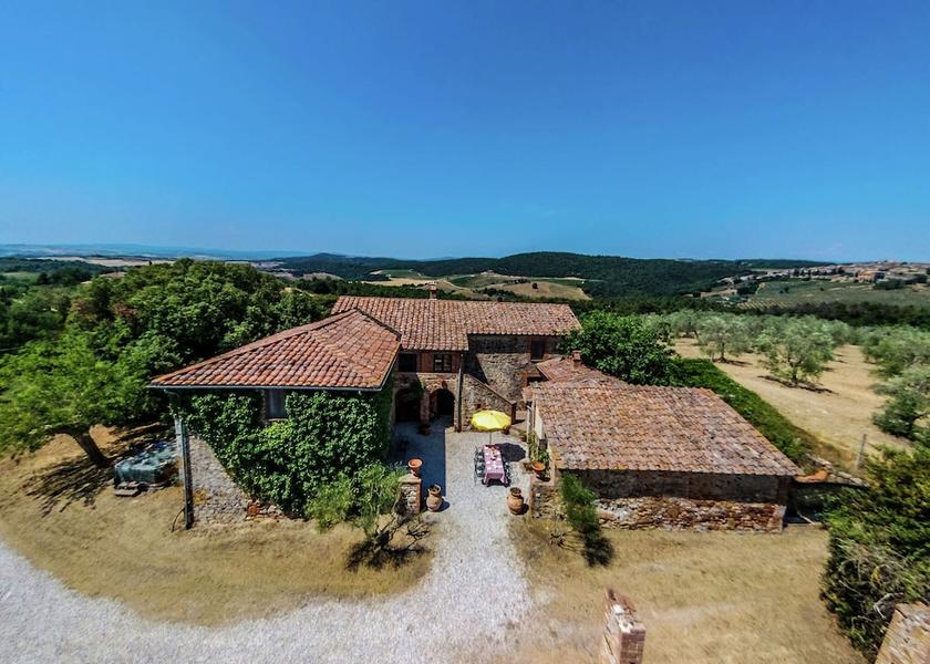 Tuscany Trequanda Exterior Detail