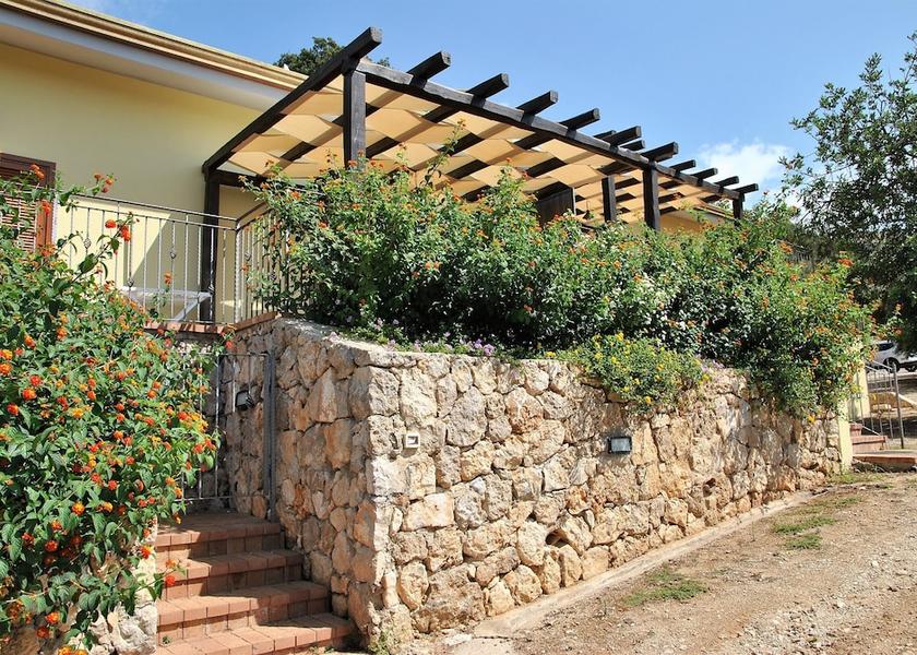 Lazio Itri Exterior Detail