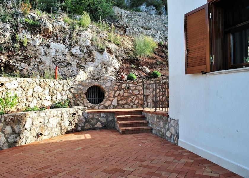 Lazio Itri Exterior Detail