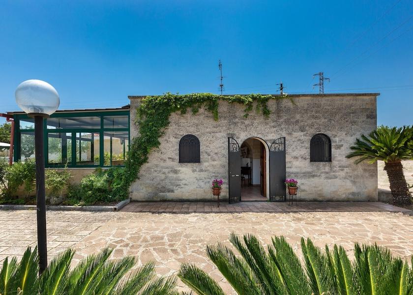 Puglia Crispiano Exterior Detail