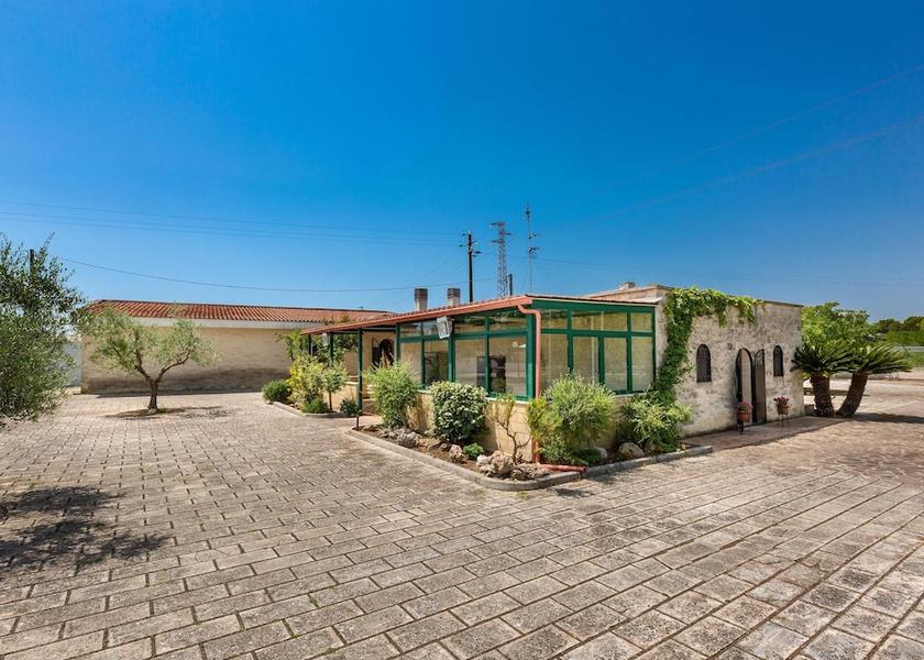 Puglia Crispiano Property Grounds