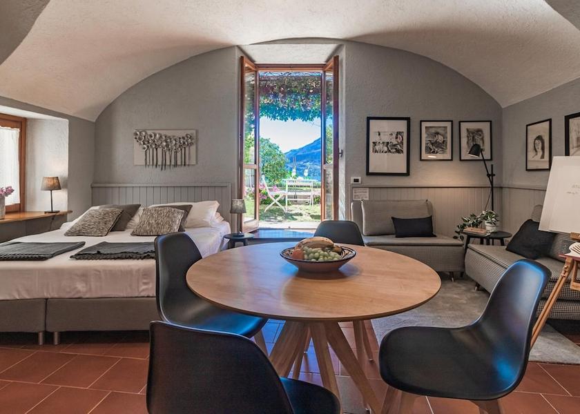 Lombardy Varenna Room