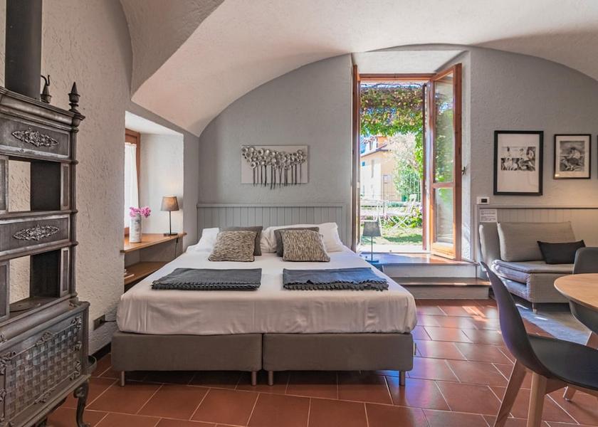 Lombardy Varenna Room