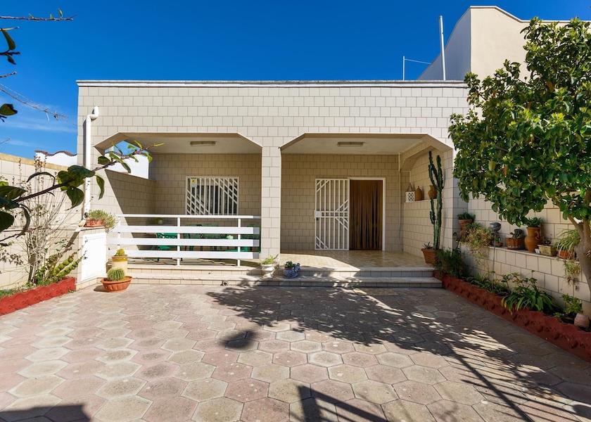 Puglia Torricella Exterior Detail