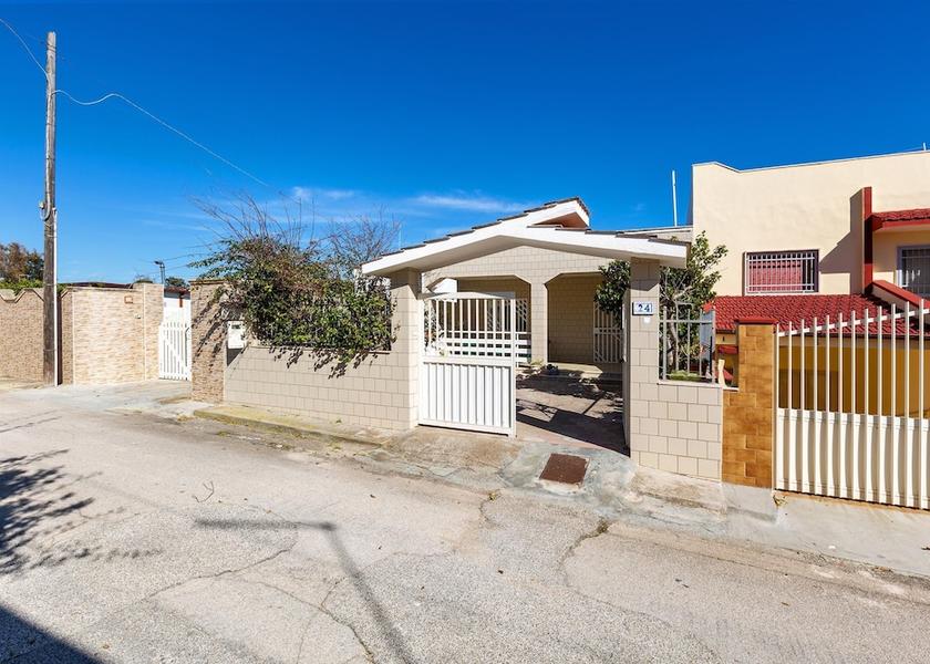 Puglia Torricella Exterior Detail