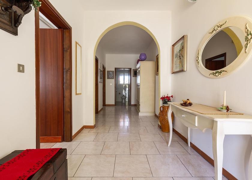 Puglia Torricella Interior Entrance