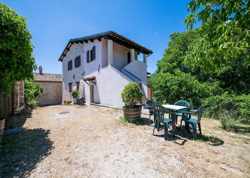 Umbria Sellano Exterior Detail