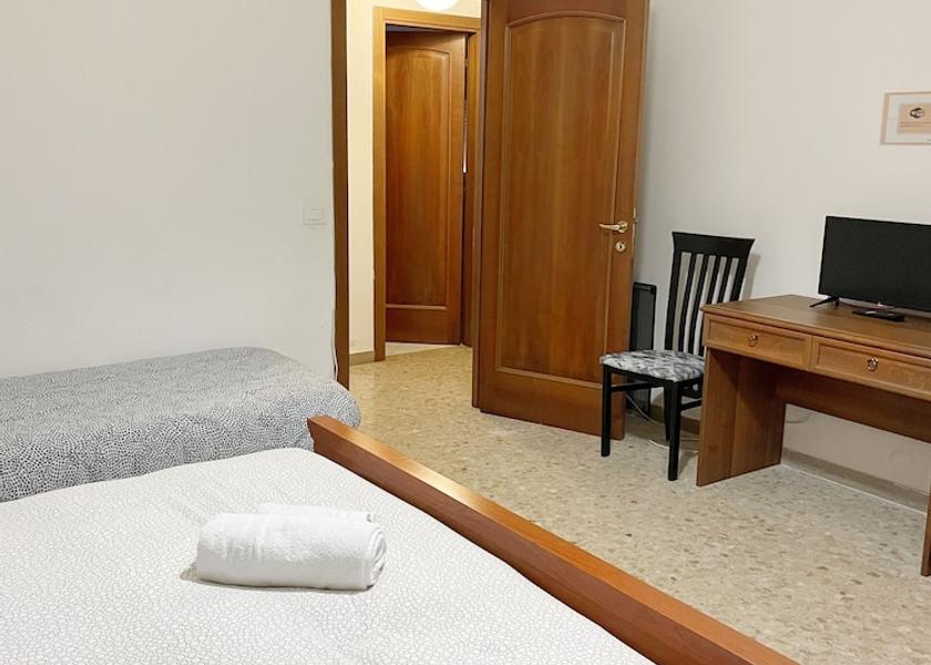 Marche Ancona Room