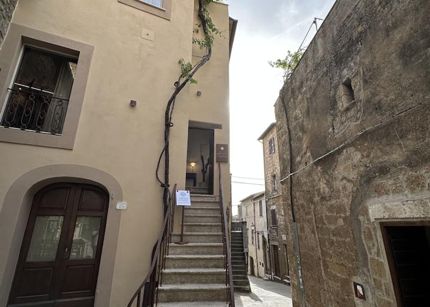 Tuscany Pitigliano Facade