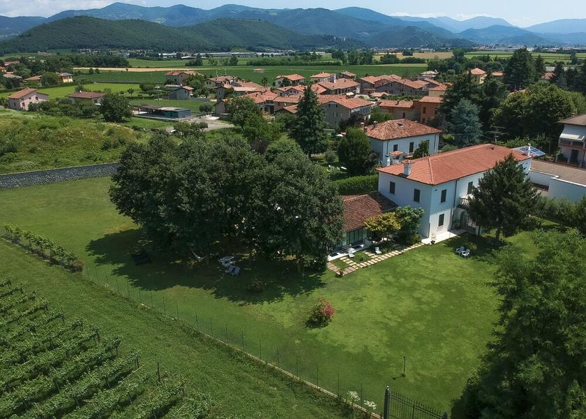 Lombardy Passirano Exterior Detail