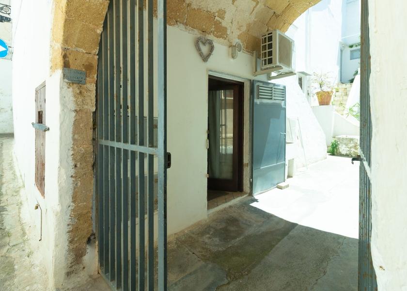 Puglia Parabita Facade
