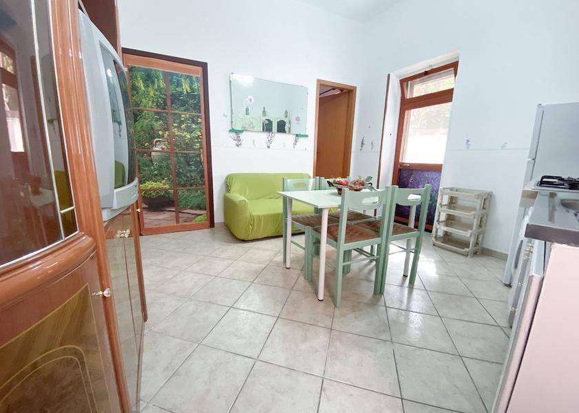 Campania Camerota Room
