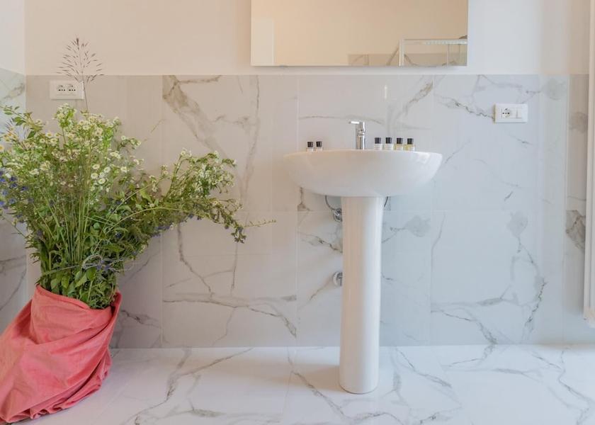 Lombardy San Fermo della Battaglia Room