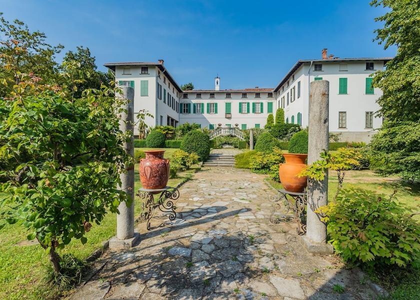 Lombardy San Fermo della Battaglia Room