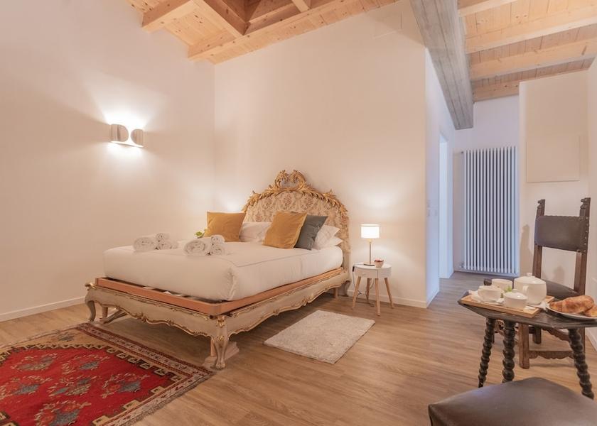 Lombardy San Fermo della Battaglia Room