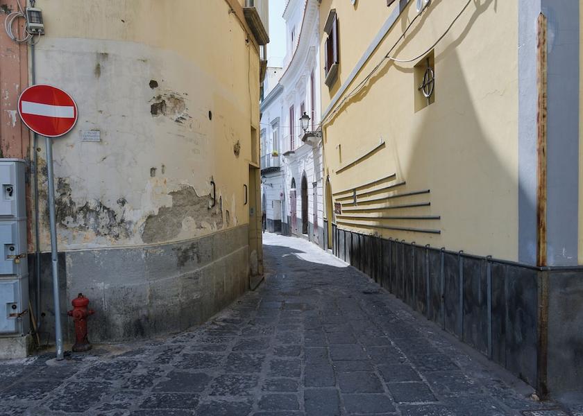 Campania Meta Facade