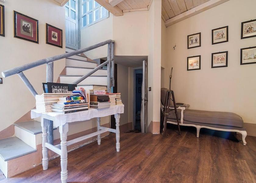 Sardinia Sinnai Interior Entrance