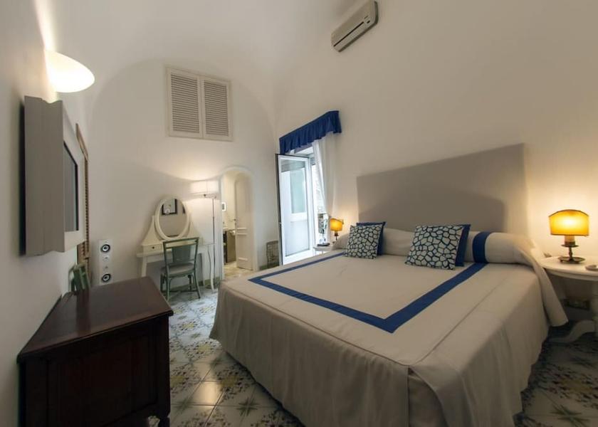 Campania Capri Room