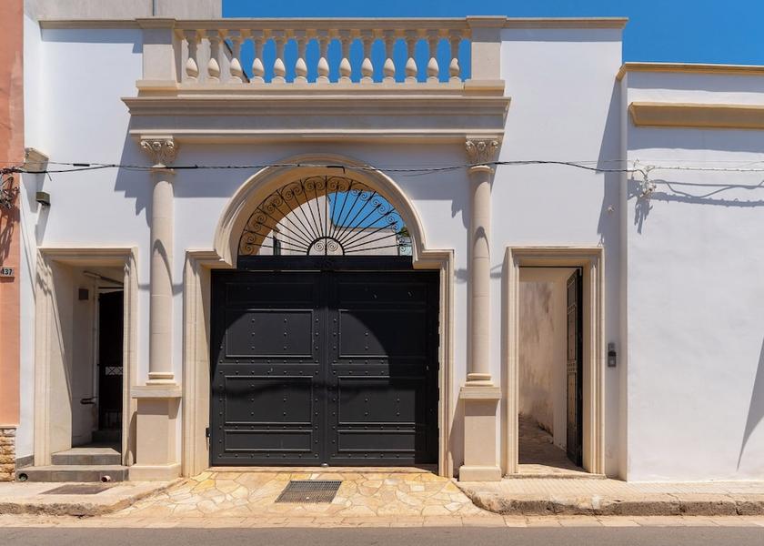 Puglia Sannicola Exterior Detail