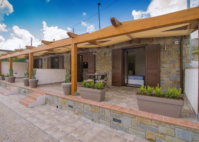 Campania Casal Velino Entrance