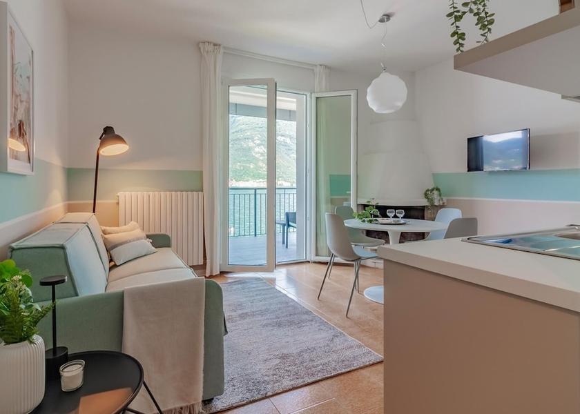 Lombardy Lezzeno Room