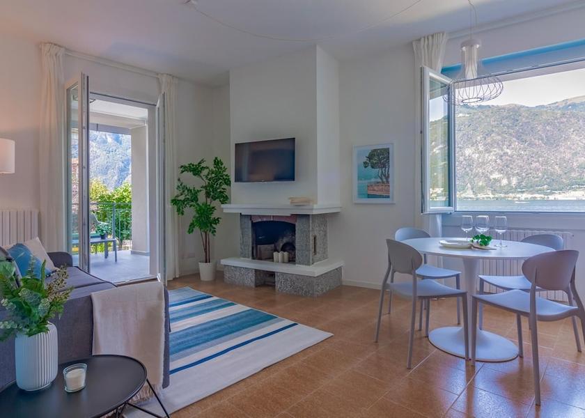 Lombardy Lezzeno Room