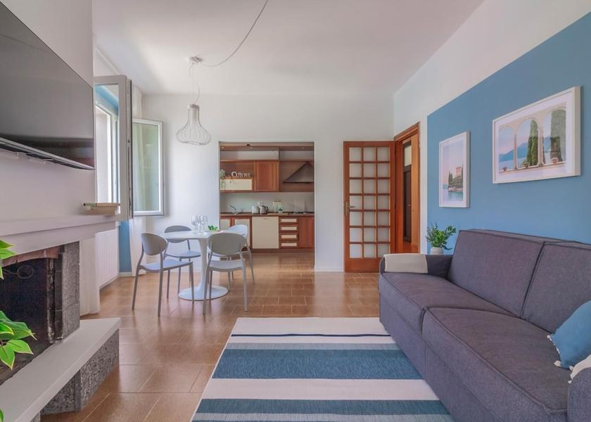 Lombardy Lezzeno Room