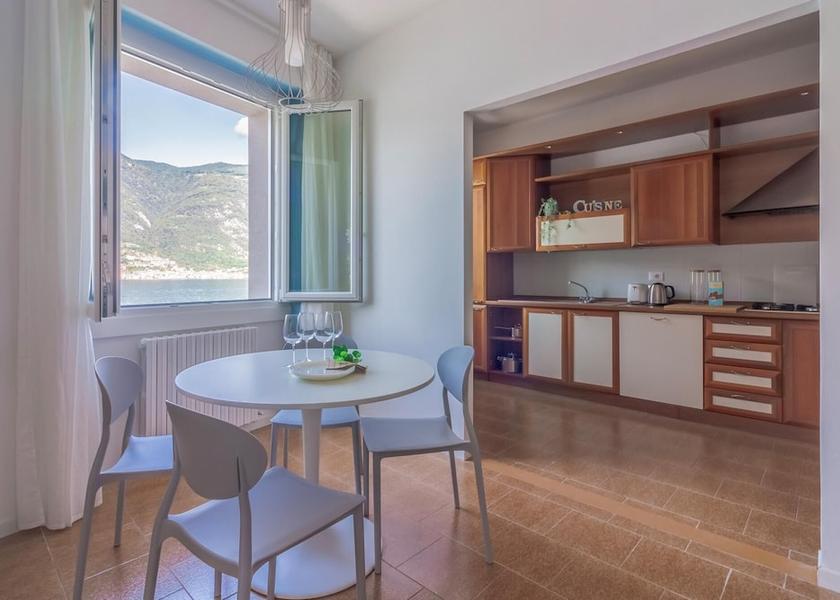 Lombardy Lezzeno Room