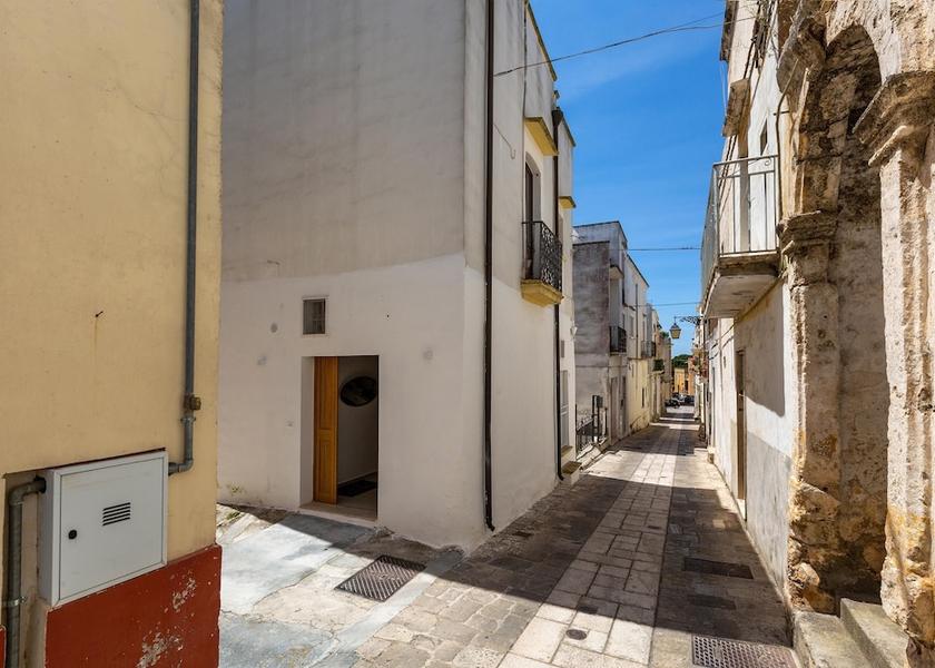 Puglia Tuglie Exterior Detail