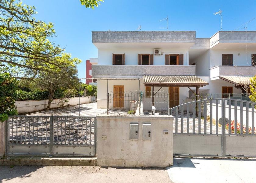 Puglia Melendugno Facade