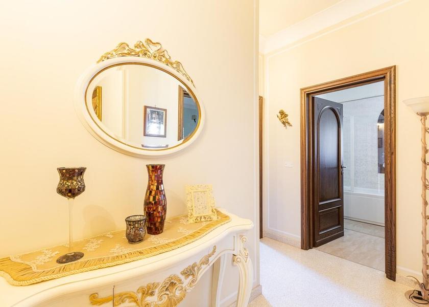 Puglia San Donaci Interior Entrance