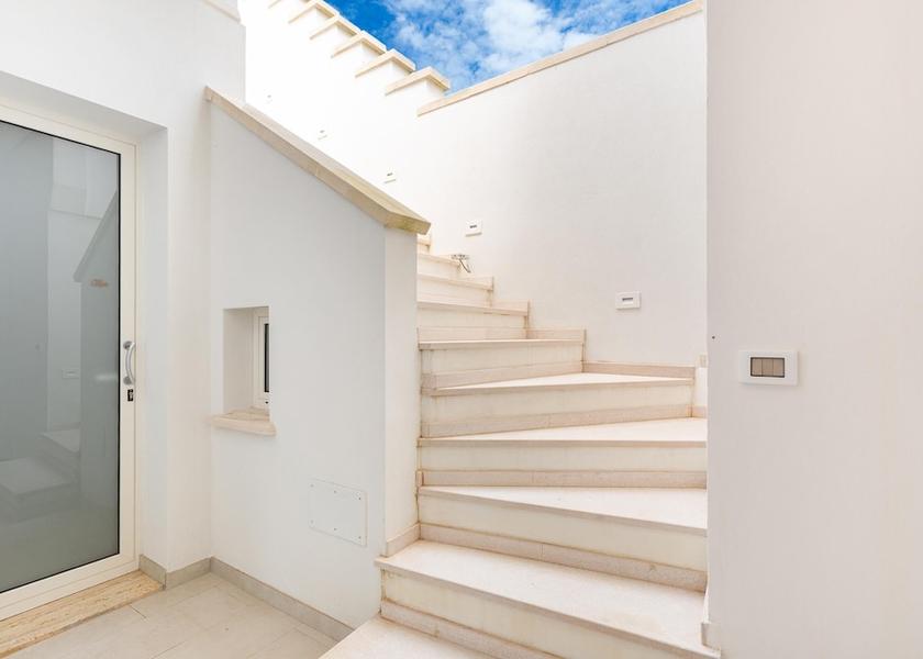 Puglia Castrignano del Capo Interior Entrance