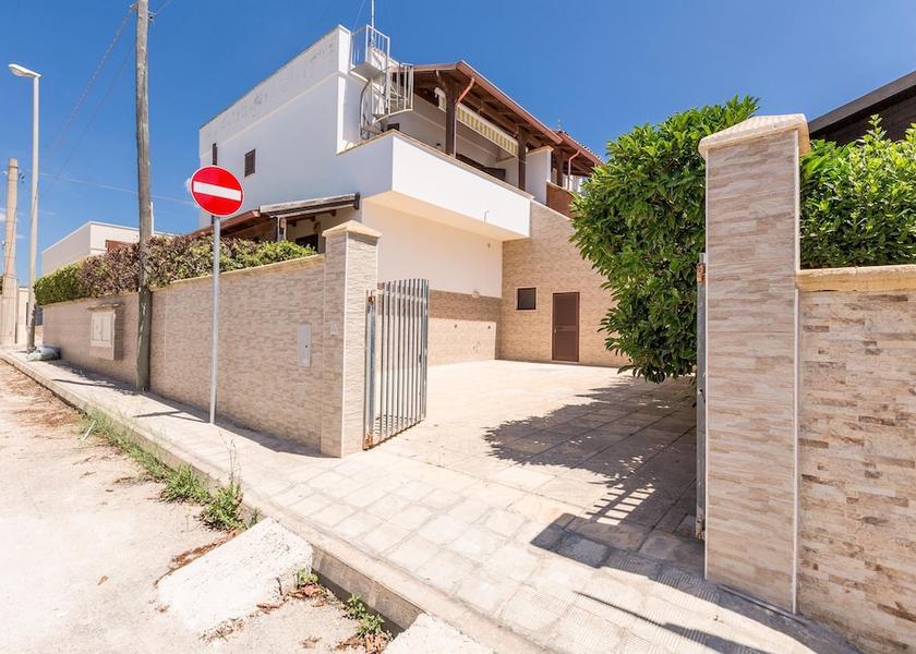 Puglia Manduria Exterior Detail