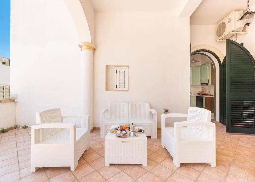 Puglia Castrignano del Capo Interior Entrance