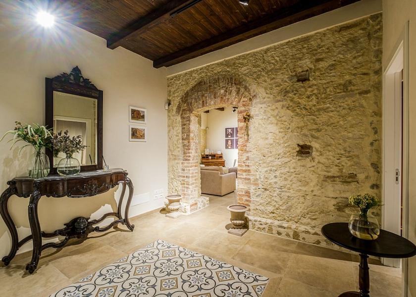Calabria Rende Interior Entrance