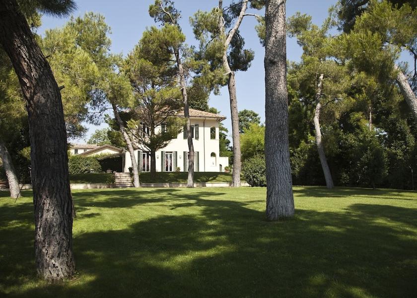 Marche Fano Exterior Detail