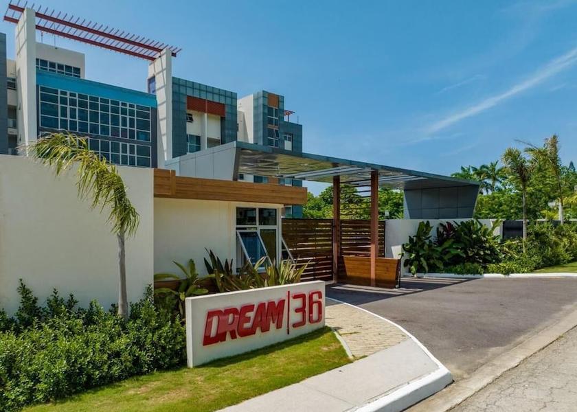 Saint James Montego Bay Exterior Detail