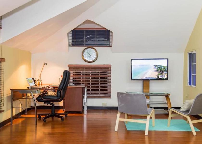Saint Andrew Kingston Room