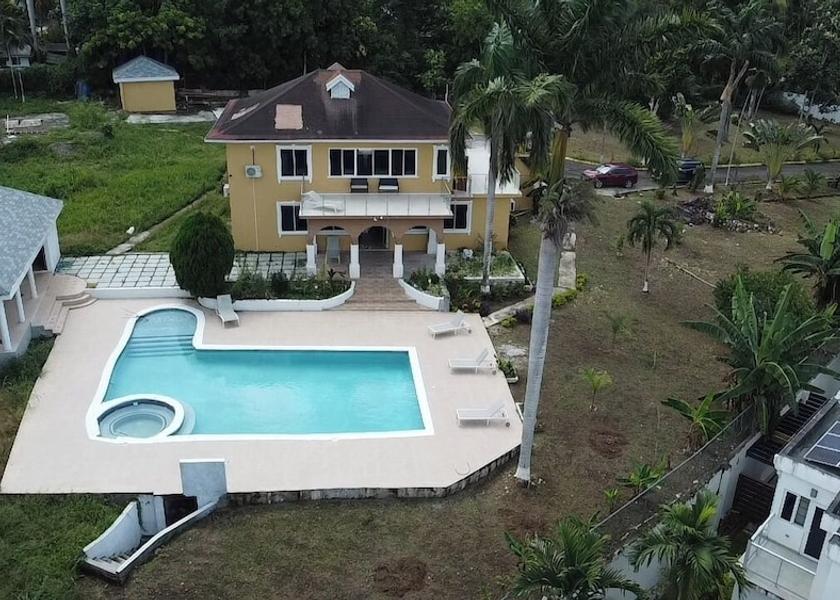 Saint James Montego Bay Exterior Detail