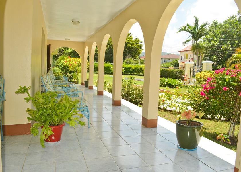 Saint Ann Runaway Bay Porch