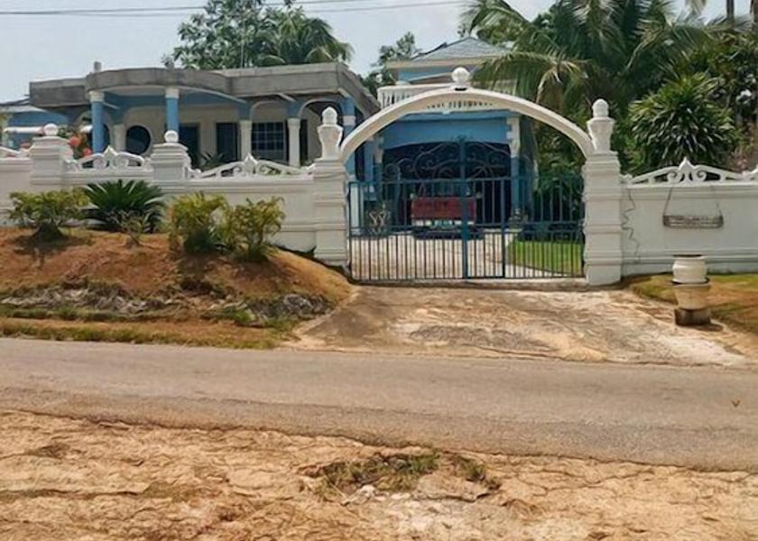 Manchester Mandeville Entrance