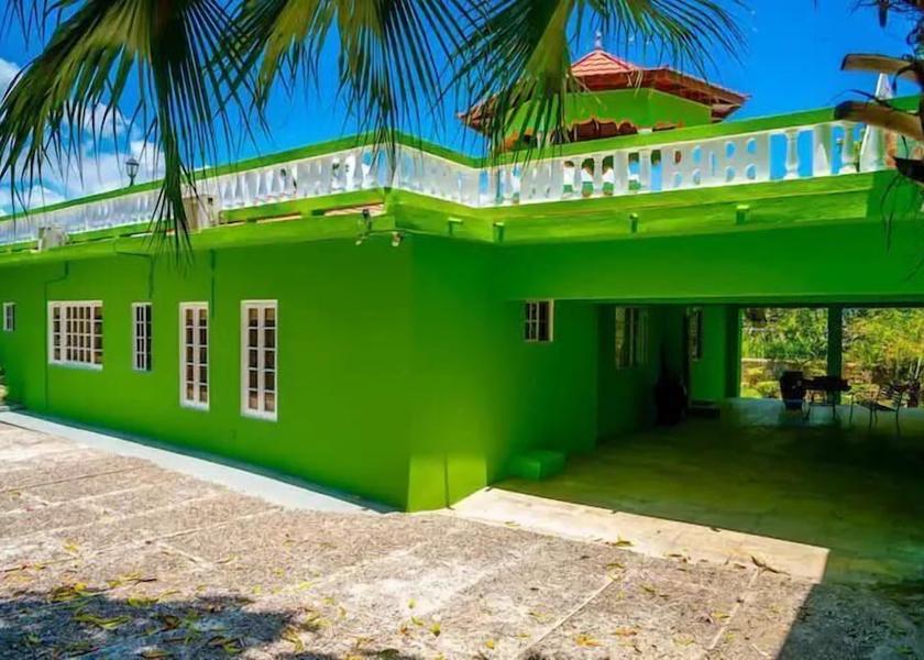 Saint James Montego Bay Exterior Detail