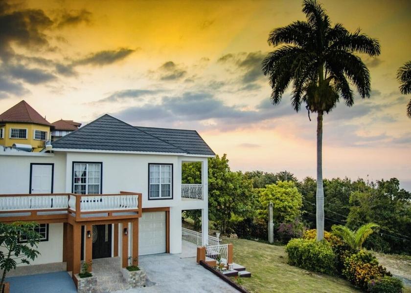 Saint James Montego Bay Exterior Detail