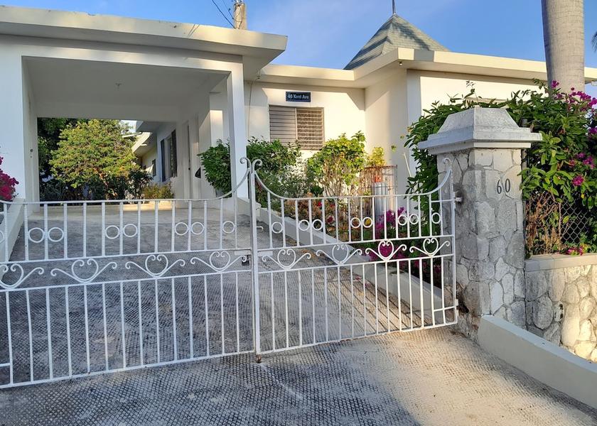 Saint James Montego Bay Exterior Detail