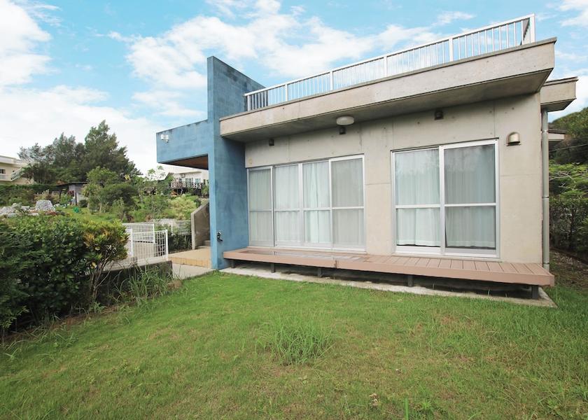 Okinawa Higashi Exterior Detail