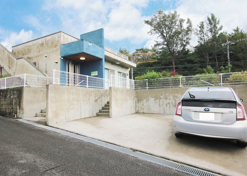 Okinawa Higashi Exterior Detail