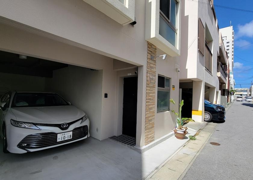 Okinawa (prefecture) Naha Exterior Detail