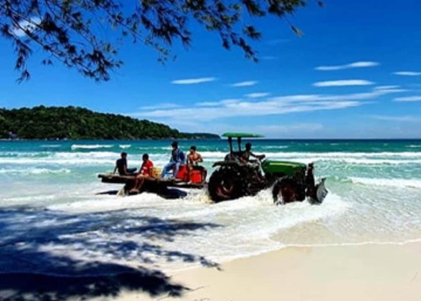 Preah Sihanouk Koh Rong Sanloem Front of property
