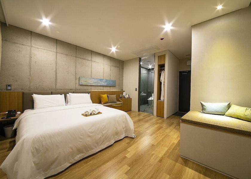 South Gyeongsang Jinju Room